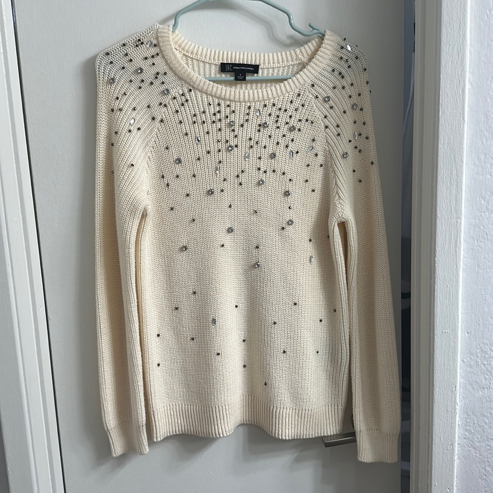 Gorgeous sweater perfect for fall/winter